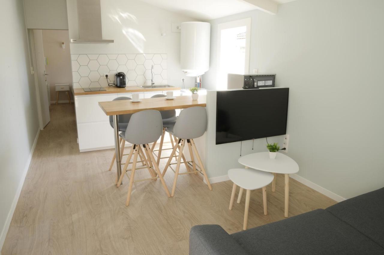 T2 - 28M2 Avec Cour Et Stationnement, Wifi Et Linge Fournis Leilighet Angoulême Eksteriør bilde